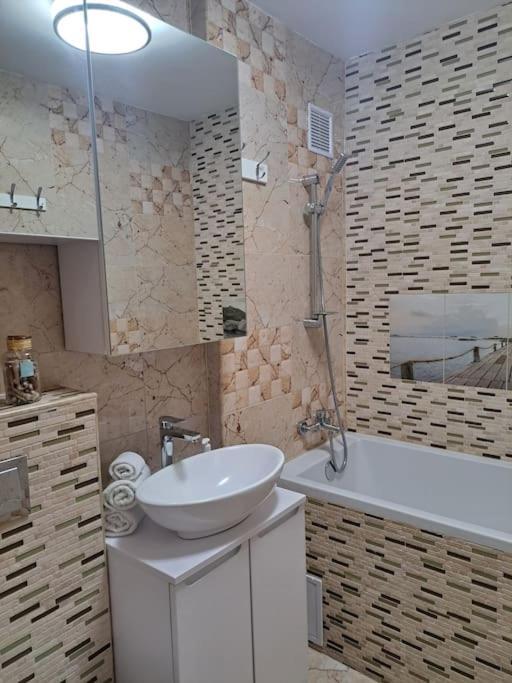 Casuta Cu Povesti Appartement Câmpina Buitenkant foto